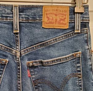 Levi's Classic Blue Jeans Ribcage Straight Size 27